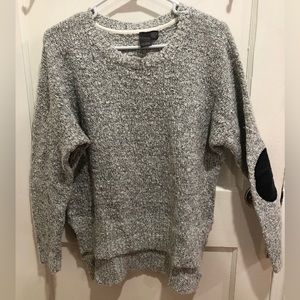 Quinn large gray sweater with leather elbow pads